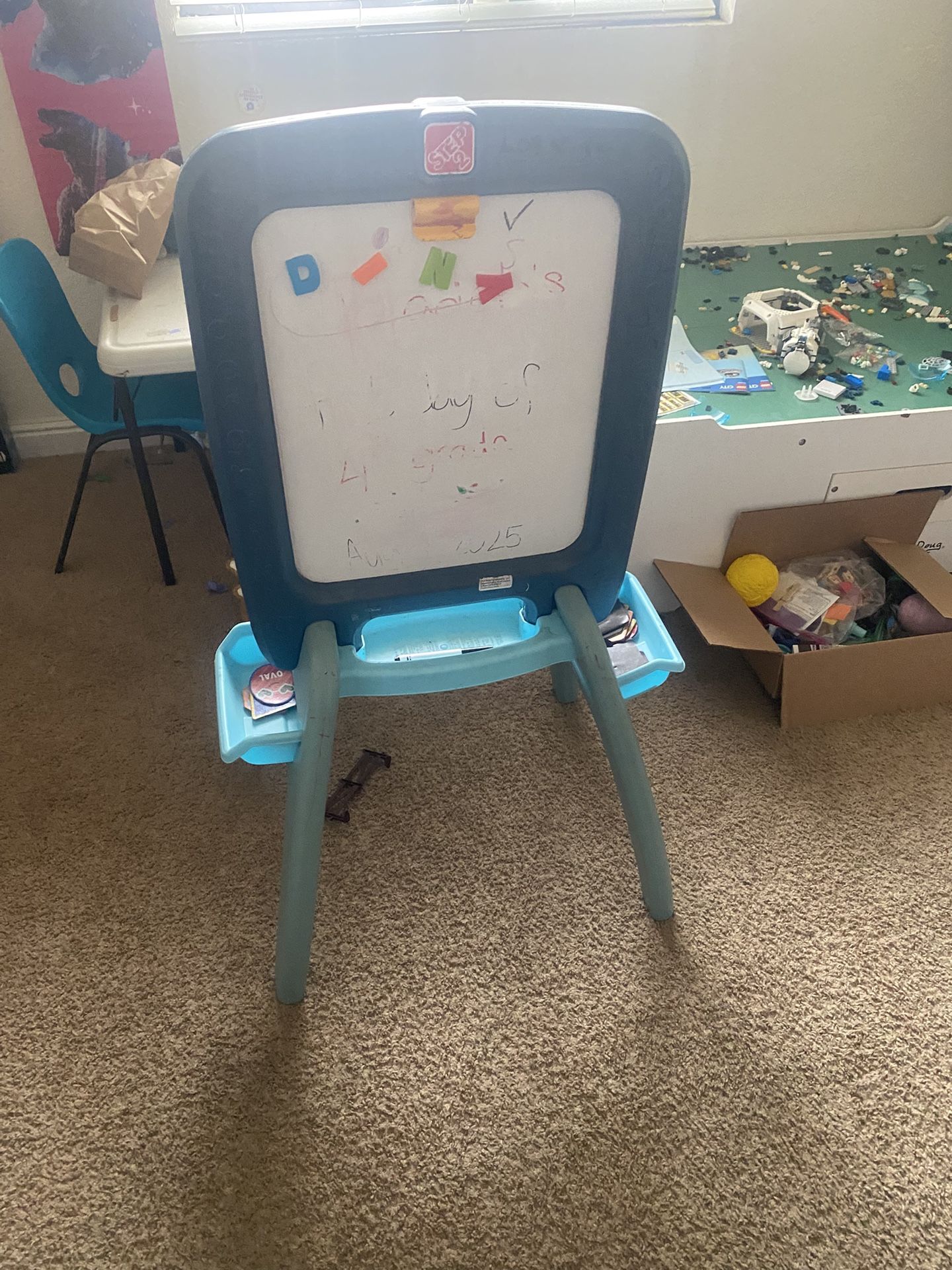 Kids easel