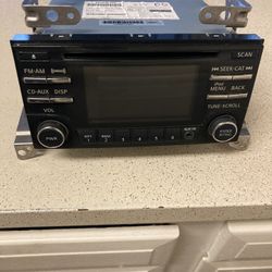 Nissan Factory Sat/CD Radio (2013 Frontier)