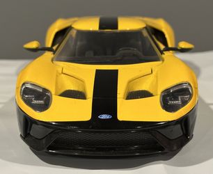 Jada 2017 Ford GT Yellow Collectible Car
