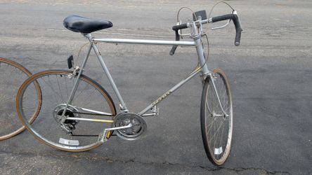 Original 1975 Schwinn Varsity 10 speed