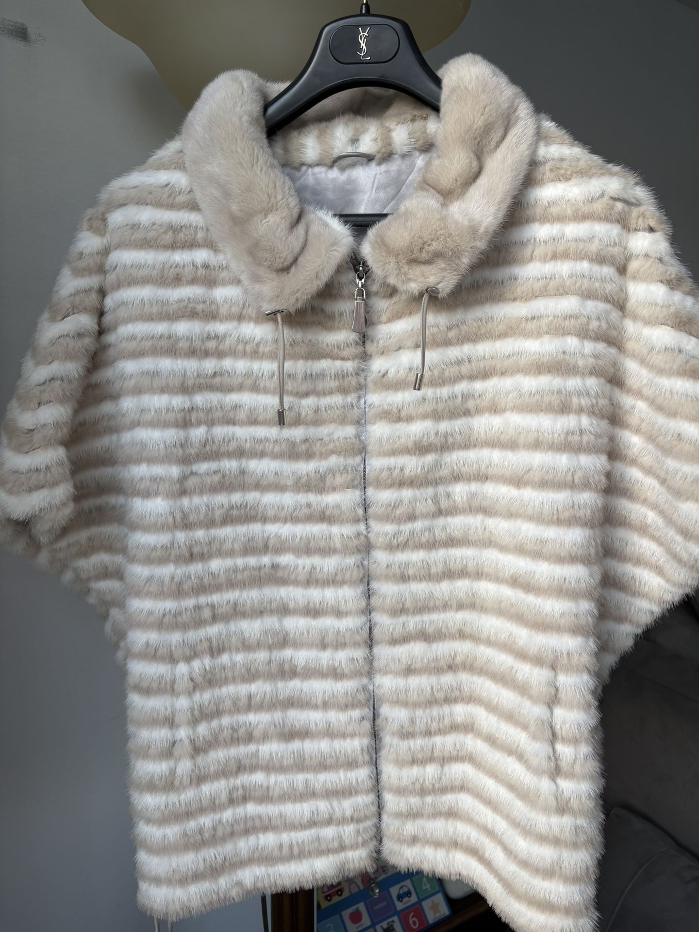 Saks Fifth Avenue Real Fur Mink Cape Jacket Zip Up Poncho Style Size EUR 42 US Medium