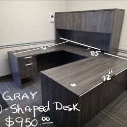 OFFICE DESK FOR SALE (( SEE ALL PHOTOS))