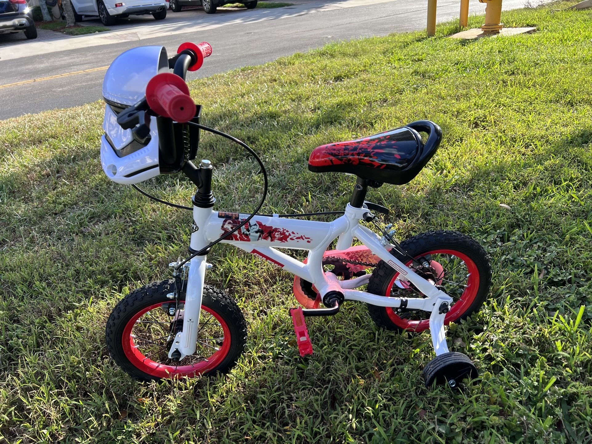 Huffy Star Wars 12” Stormtrooper Kid's Bike with Training Wheels