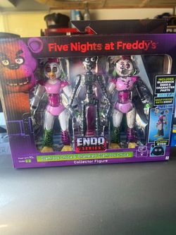 Five Nights at Freddy’s – Endo Series Glamrock Chica & Shattered Glamrock Chica Collector Figure Set