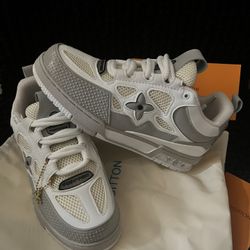 LV Shoes For Sale / Zapatos LV En Venta 