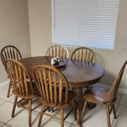 $100 Dinning Table 6-8 Seats $100