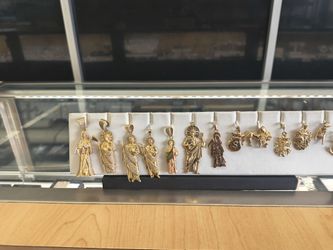14k 10k Gold pendant different prices and different grams layaway available 10% dwon if you interested please make sure you ask for Maribel thank you