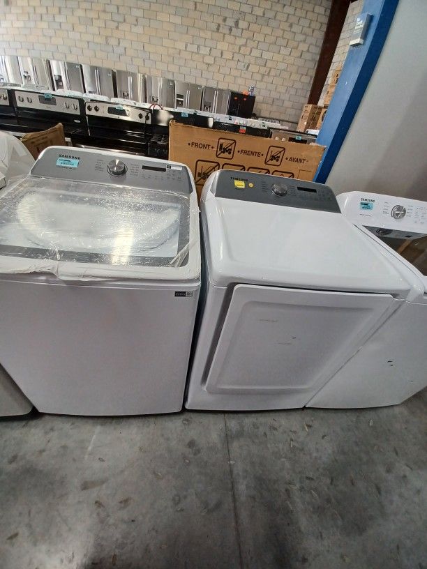 New Samsung Set Scratch And Dent Washer & Gas Dryer for Sale in Orlando