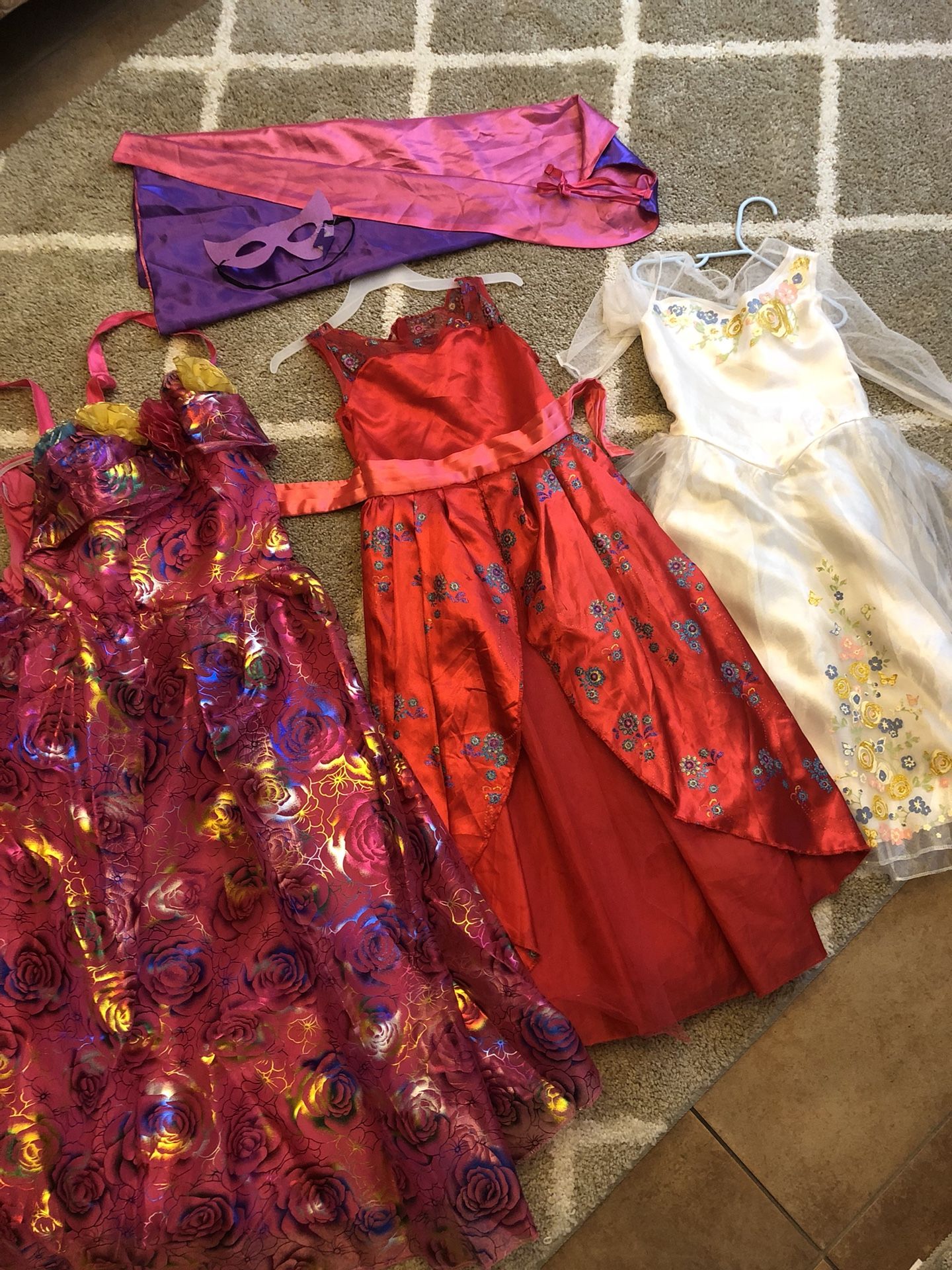Kids Halloween costumes ELANA & CINDERELLA