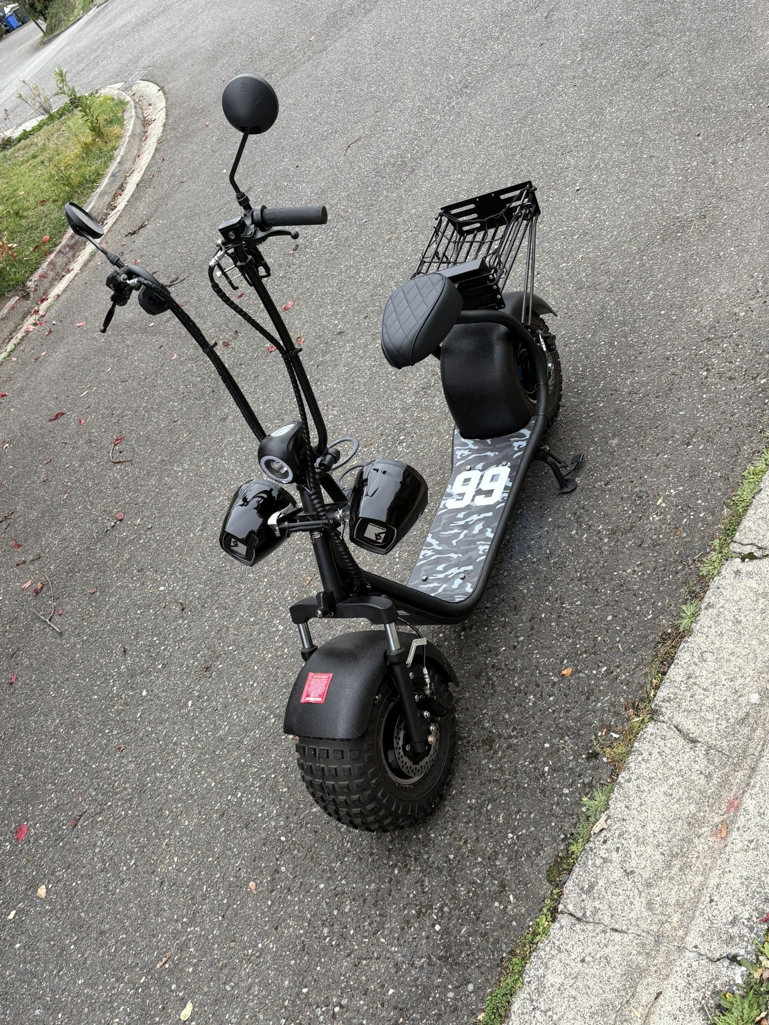 Custom Phat Scooter (Fat Tire Electric Scooter 2000W – Excellent Condition (Like New) Electric Golf Scooter