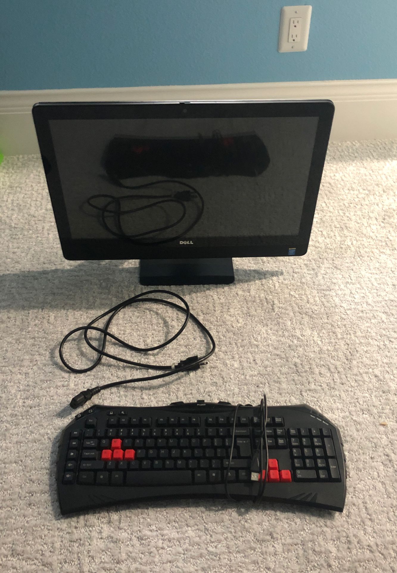 Dell COMPUTER MONITOR with keyboard NEED SOLD SOON