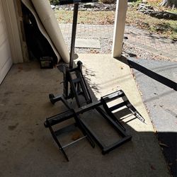 Tractor/ Zero Turn Mower Lift Jack! Perfect Condition ! Works Great 