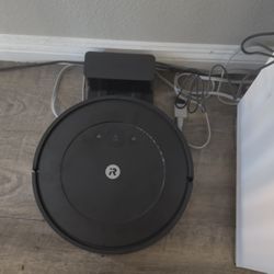 Roomba y11010 Vacuum And Mop