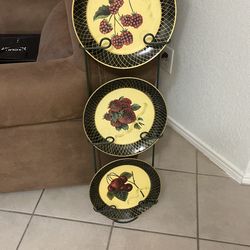 Three Plates Decorate With Stand
