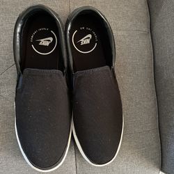 Woman’s Shoes Size 10