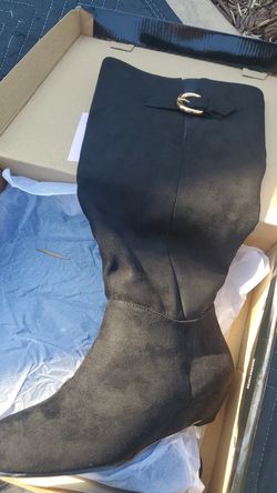 Black buckle wedge shoes