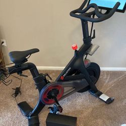 Peloton Bike + Delivery + Warranty + 1000 Happy Customers 