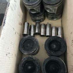 Ford 6.7 Power stroke Piston Set