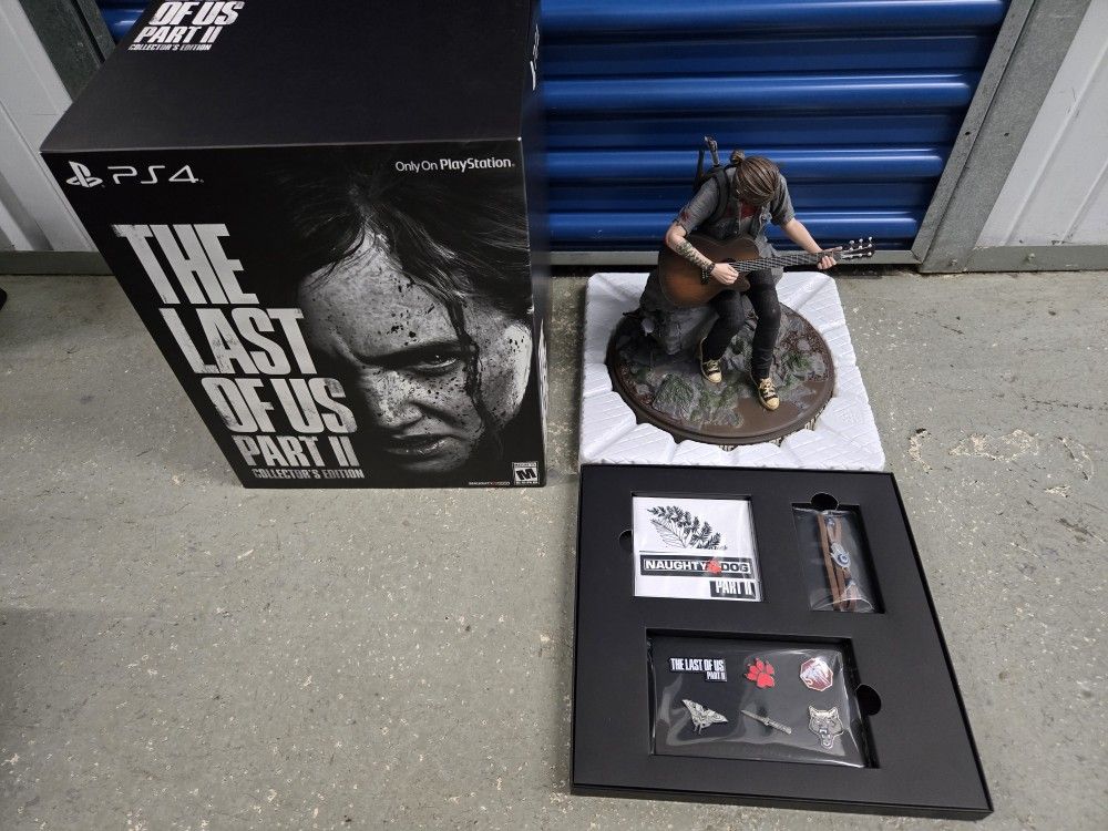 The Last Of Us Statue