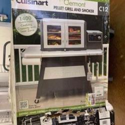 New In Box Cuisinart CGWM-080 Clermont Pellet Grill & Smoker 8-in-1 - Box Dammage/Corner See Pics