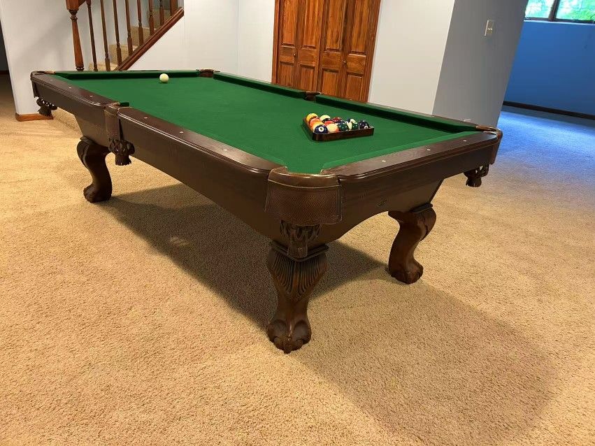 8 foot Pool Table - Sportcraft