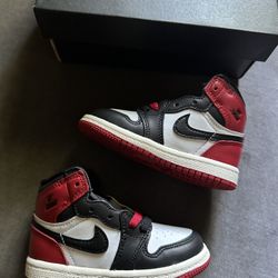 Jordan 1 Black Toe 