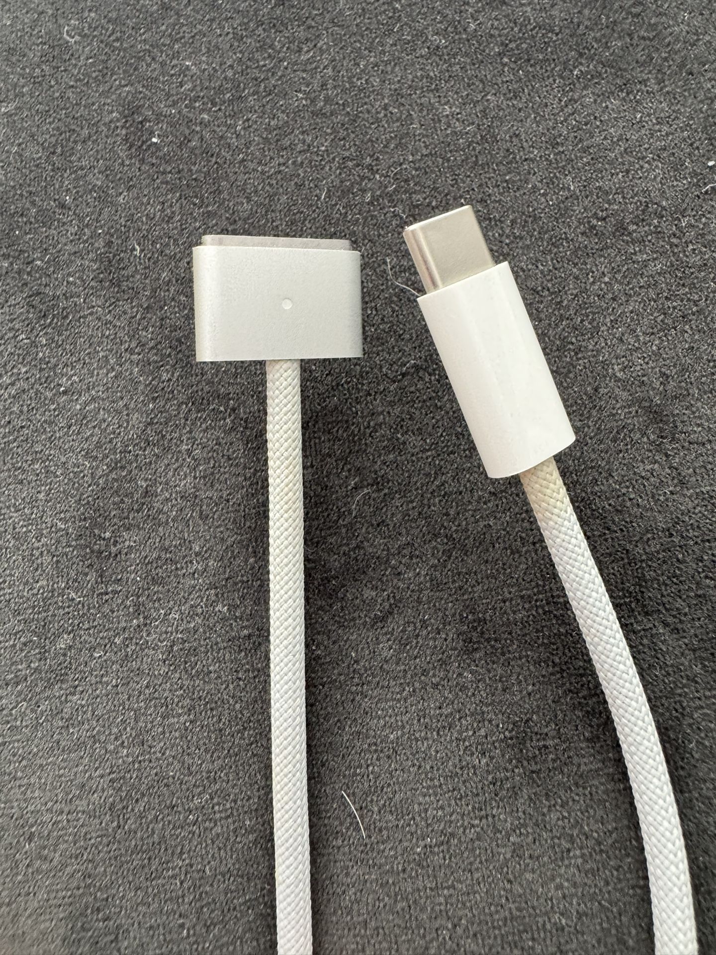 Apple USB-C To MagSafe 3 Cable