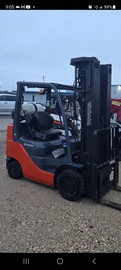 Forklift 