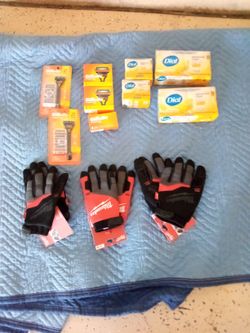 BOOM! Razors Soap And Gloves 