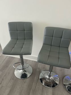 4 Bar Stools
