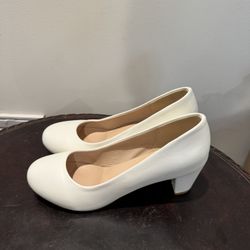 Classic White Mid Heel Pumps size 48