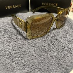 Versace VE4405 Gold Frame Sunglasses – Authentic Designer, Excellent Condition