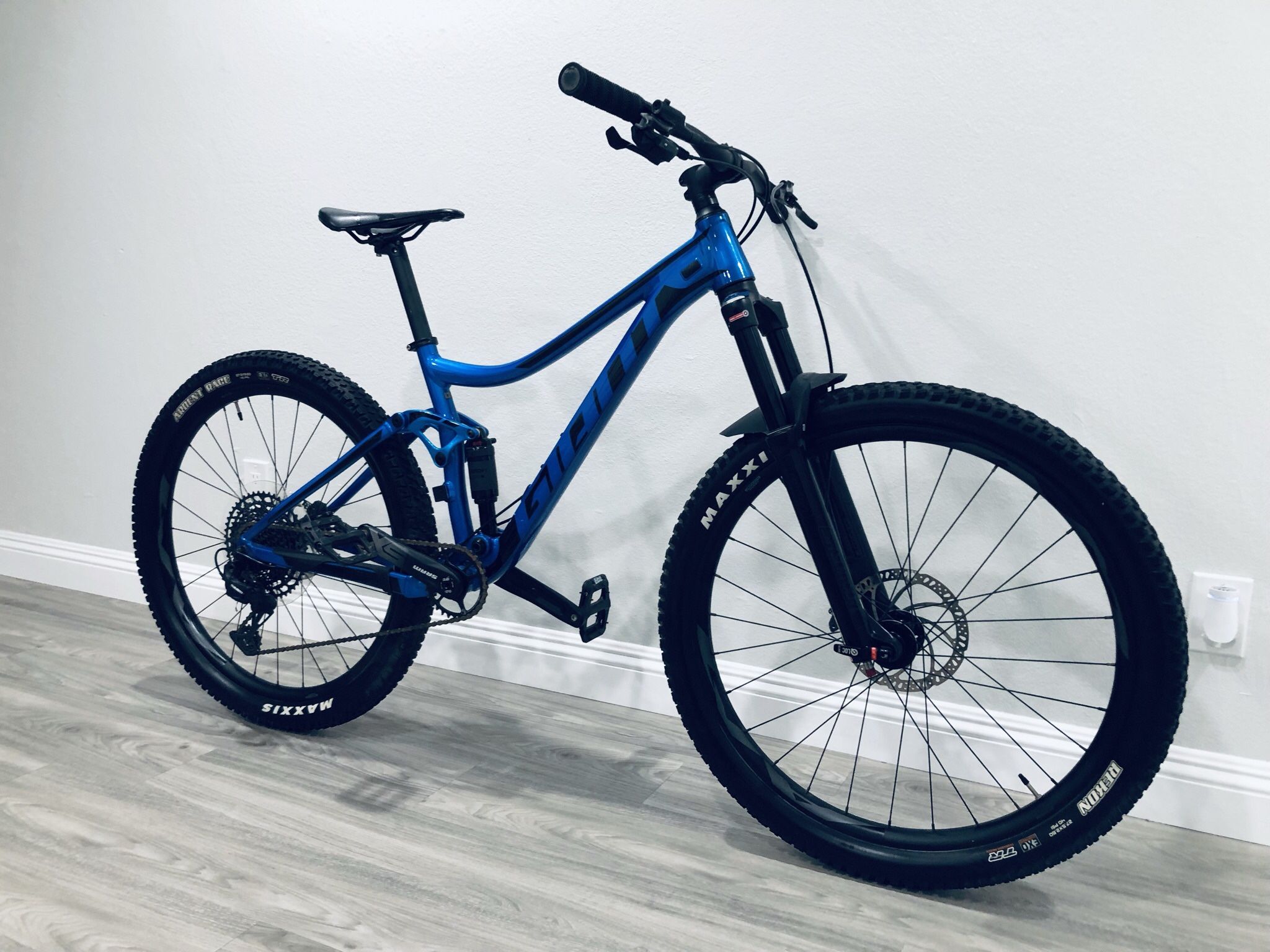 Giant Stance 2 Full Suspension MTB / Small / Excellent Condition 