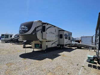 2015 Heartland Big Country 5Th wheel , FREE DELIVERY