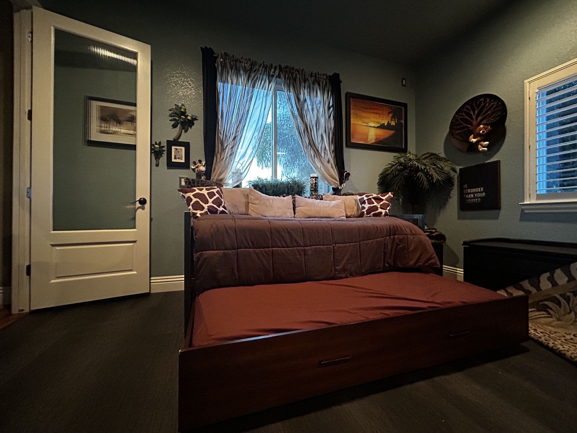 Twin Day Bed & Over Sized Bean Bag Chair