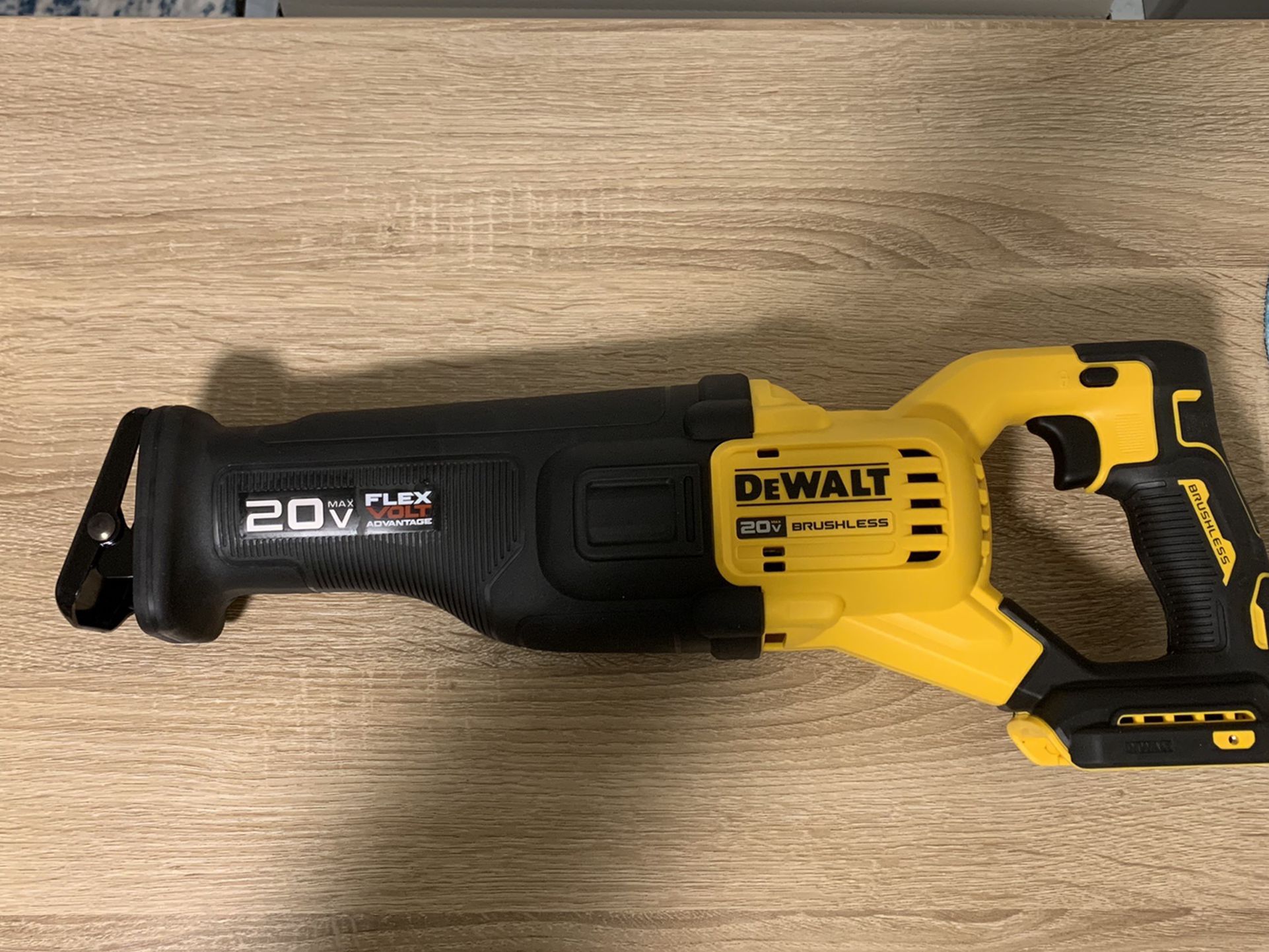 20-Volt MAX Lithium Ion Cordless Brushless Reciprocating Saw with FLEXVOLT ADVANTAGE (Tool Only)