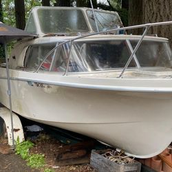 19' Uniflite 8cyl Mercruiser I O With Cabin