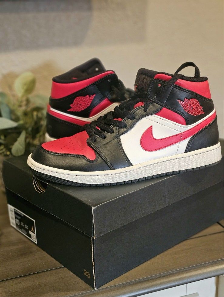 Air Jordan 1 MID