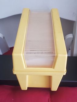 vintage yellow Better Homes & Gardens Recipe Card Library box