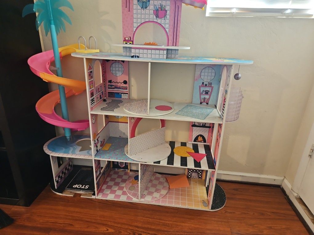 LOL Doll House