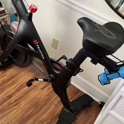 New Peloton Bike And 2 Pair Of Clip In Shoes 