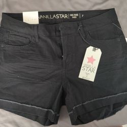 Brand New Macy's Women's Black Shorts Size 7