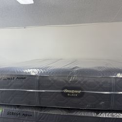 KING SIZE SIMMONS BEAUTYREST BLACK SERIES 3 (MEDIUM) MATTRESS & BOX SPRINGS BED SET