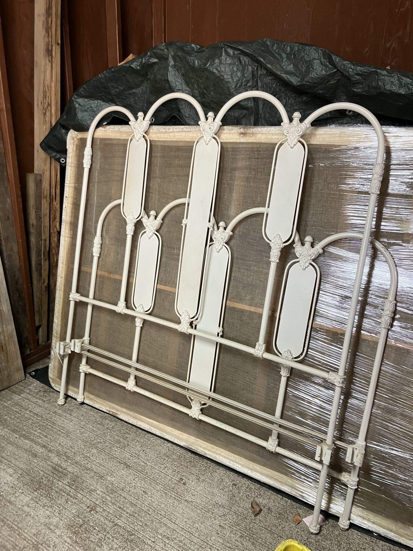 Antique Iron Bed 