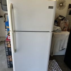 Frigidaire Refrigerator 
