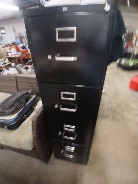 4 Drawer Filing Cabinet 