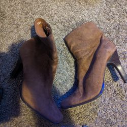 Women's Suede Boots Size 8. 