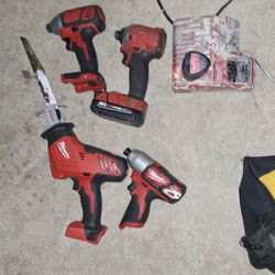 3drills Saw 2 Batteries And Charger