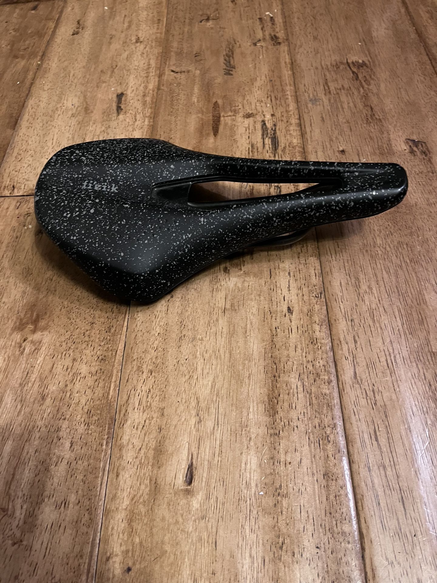 FIZIK TEMPO ARGO R3 LES CLASSIQUES SADDLE