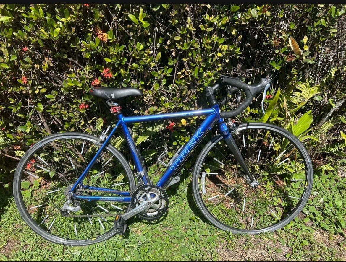 2006 TREK 1000 WSD 24-SPEED ROAD BIKE (MEDIUM)